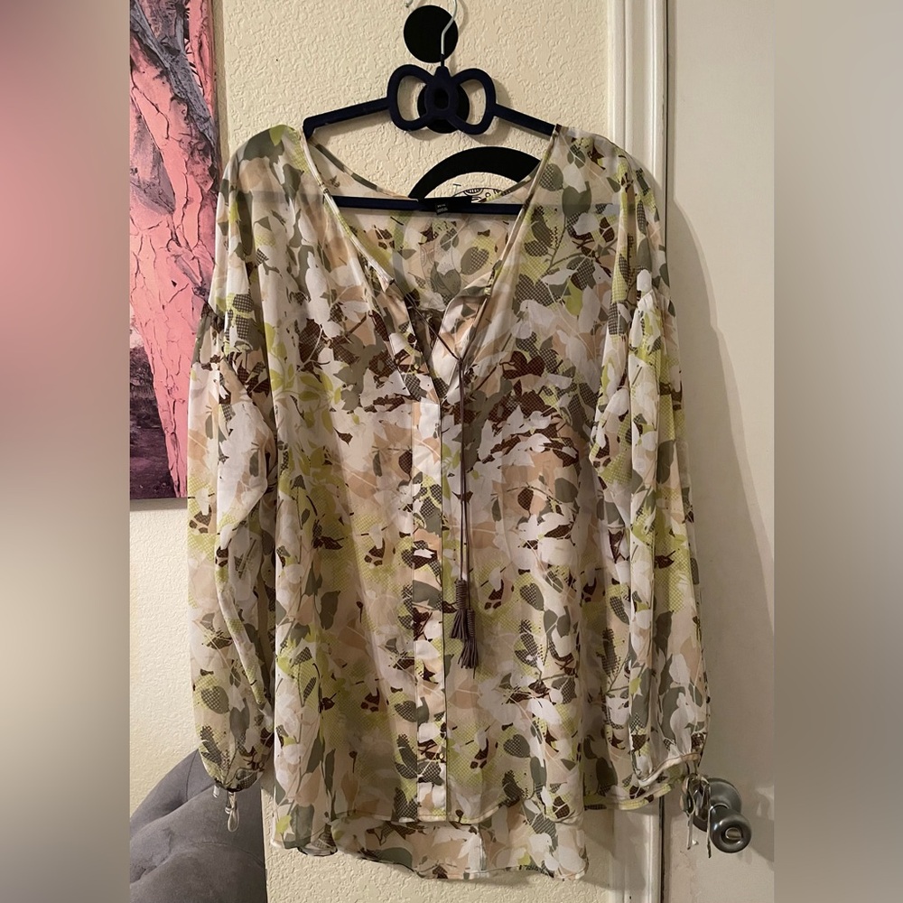 Lane Bryant Plus Size Womens long sleeve sheer top size 14-16